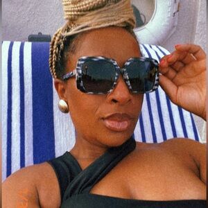 Burberry Penelope BE4363F 397887 Sunglasses Women's White/BlK/DRK Grey 55mm NEW